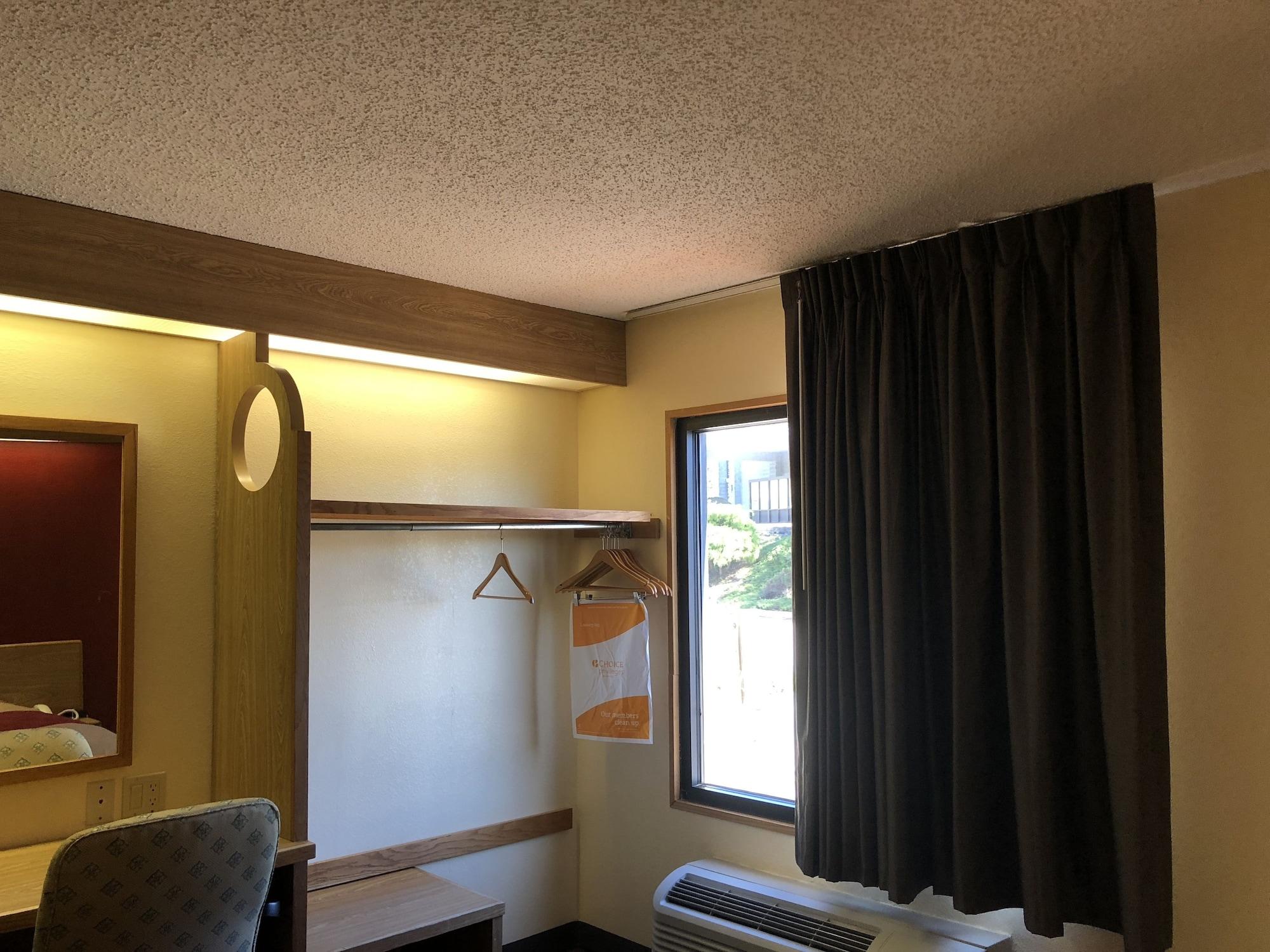 Econo Lodge Лондон Экстерьер фото
