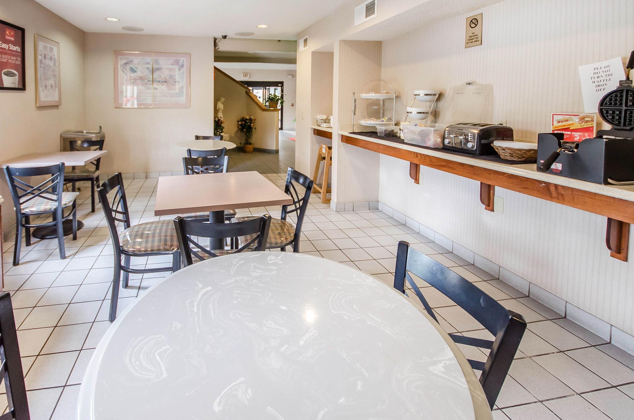 Econo Lodge Лондон Экстерьер фото