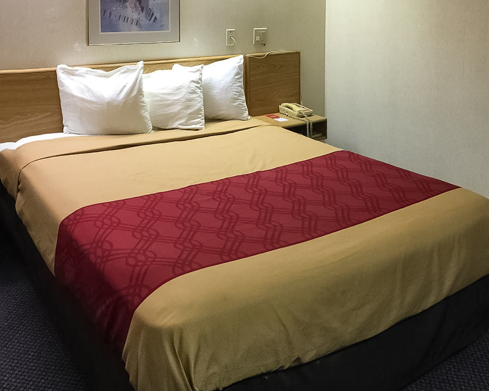 Econo Lodge Лондон Экстерьер фото